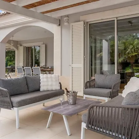 Sunny Algarve With Private Pool And Near