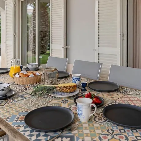 Villa Sunny Algarve With Private Pool And Near Carvoeiro (Lagoa)