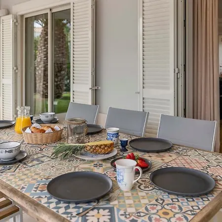 Sunny Algarve With Private Pool And Near فيلة